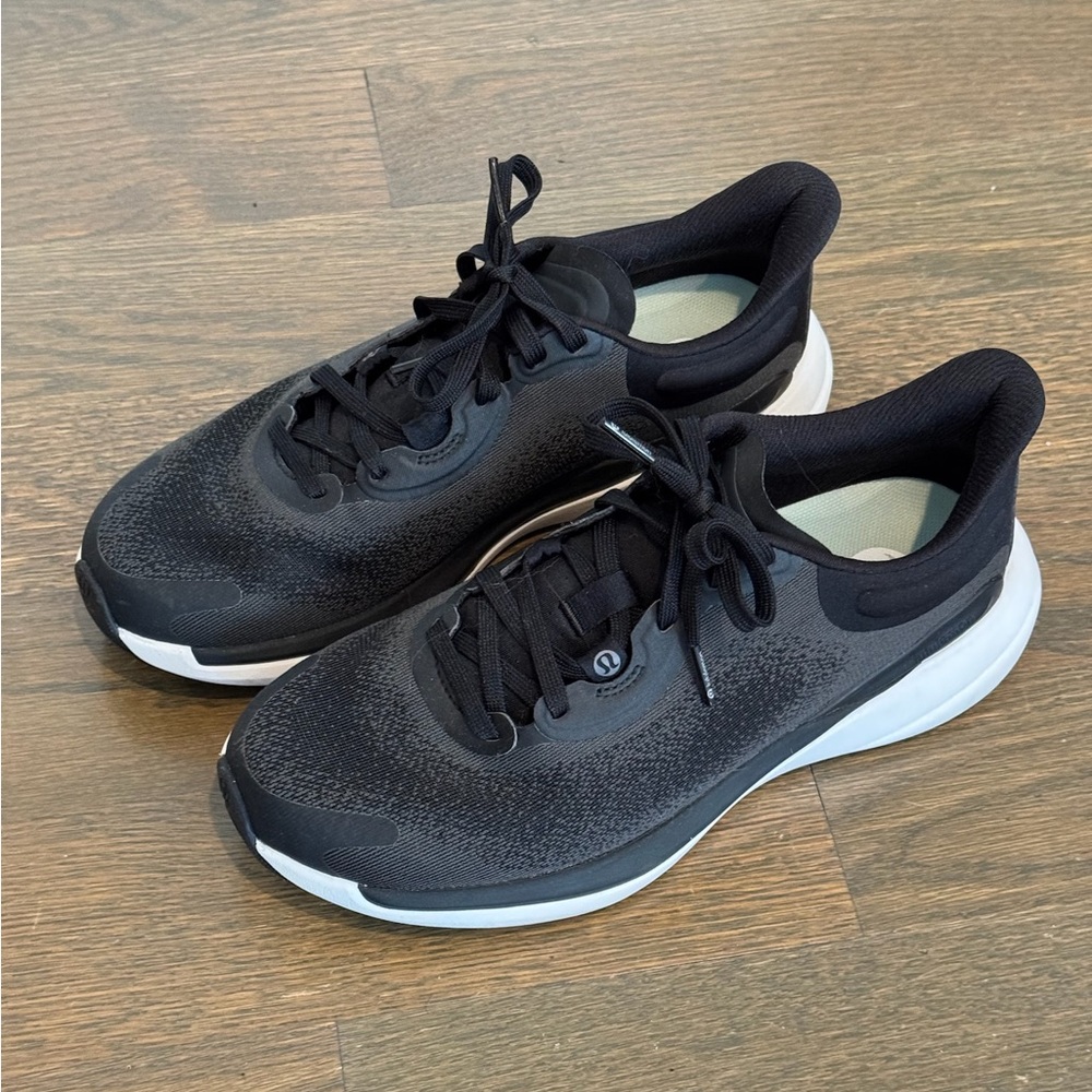 Lululemon women’s chargefeel 2 low workout sneakers